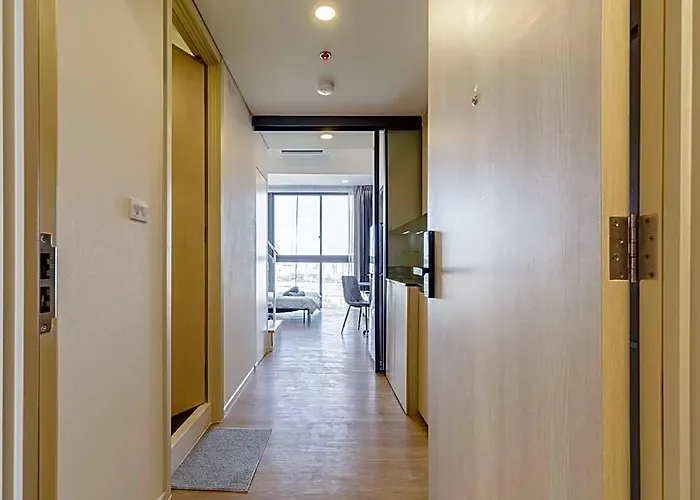Loft Premium / Near Jodd Night Market / 500 / 500mbps Wi-fi / Twin Bed