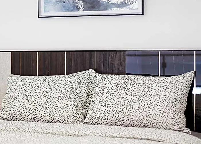Loft Premium / Near Jodd Night Market / 500 / 500mbps Wi-fi / Twin Bed